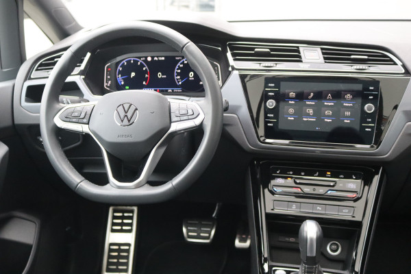 Volkswagen Touran 1.5 TSI 150PK Automaat R-Line 7pers./Pano-dak/Navigatie/Camera/Elektr.-klep/Stoelverwarming