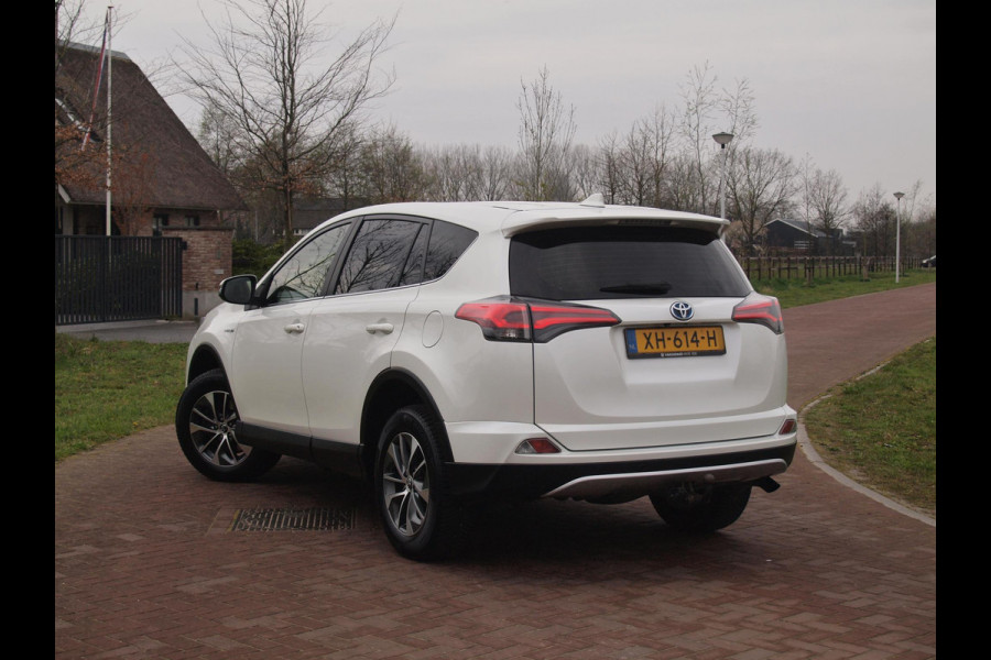 Toyota RAV4 2.5 Hybrid AWD 4x4 Dynamic | 1650kg Trekgewicht geremd | Automaat | Trekhaak | Camera | NL-Auto |