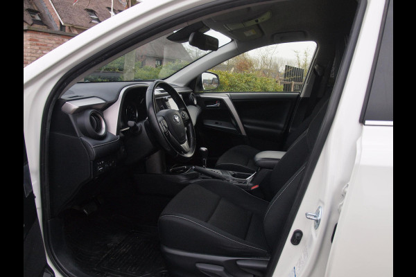 Toyota RAV4 2.5 Hybrid AWD 4x4 Dynamic | 1650kg Trekgewicht geremd | Automaat | Trekhaak | Camera | NL-Auto |