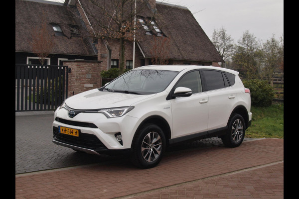 Toyota RAV4 2.5 Hybrid AWD 4x4 Dynamic | 1650kg Trekgewicht geremd | Automaat | Trekhaak | Camera | NL-Auto |