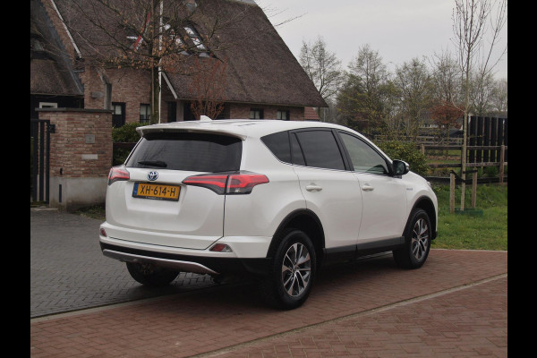 Toyota RAV4 2.5 Hybrid AWD 4x4 Dynamic | 1650kg Trekgewicht geremd | Automaat | Trekhaak | Camera | NL-Auto |
