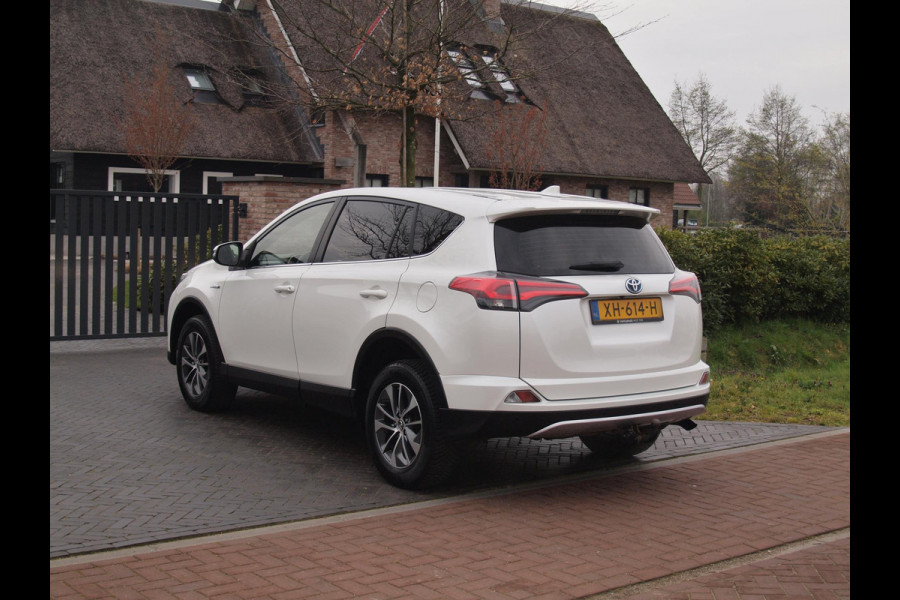 Toyota RAV4 2.5 Hybrid AWD 4x4 Dynamic | 1650kg Trekgewicht geremd | Automaat | Trekhaak | Camera | NL-Auto |