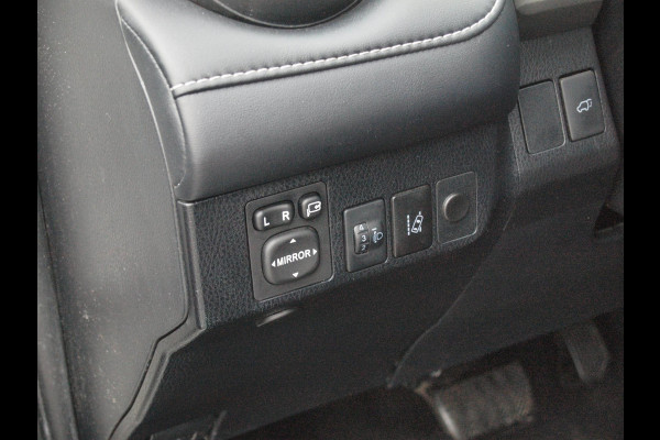 Toyota RAV4 2.5 Hybrid AWD 4x4 Dynamic | 1650kg Trekgewicht geremd | Automaat | Trekhaak | Camera | NL-Auto |