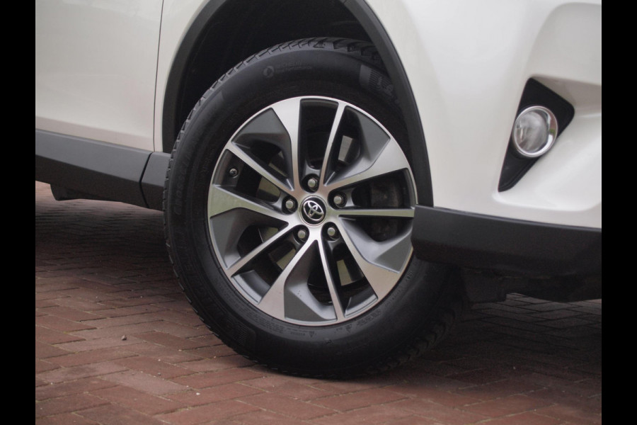 Toyota RAV4 2.5 Hybrid AWD 4x4 Dynamic | 1650kg Trekgewicht geremd | Automaat | Trekhaak | Camera | NL-Auto |