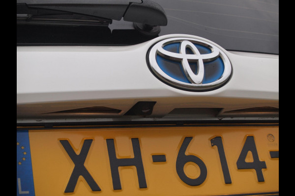 Toyota RAV4 2.5 Hybrid AWD 4x4 Dynamic | 1650kg Trekgewicht geremd | Automaat | Trekhaak | Camera | NL-Auto |