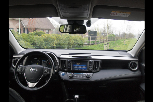 Toyota RAV4 2.5 Hybrid AWD 4x4 Dynamic | 1650kg Trekgewicht geremd | Automaat | Trekhaak | Camera | NL-Auto |