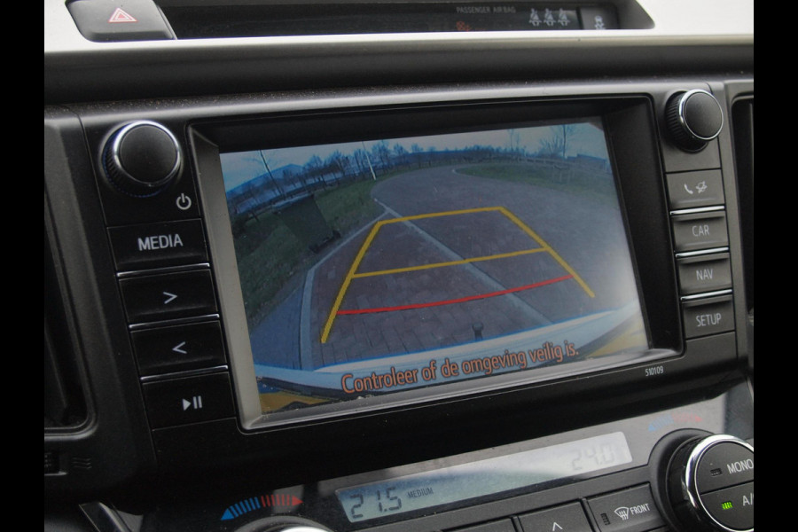 Toyota RAV4 2.5 Hybrid AWD 4x4 Dynamic | 1650kg Trekgewicht geremd | Automaat | Trekhaak | Camera | NL-Auto |