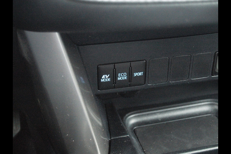 Toyota RAV4 2.5 Hybrid AWD 4x4 Dynamic | 1650kg Trekgewicht geremd | Automaat | Trekhaak | Camera | NL-Auto |