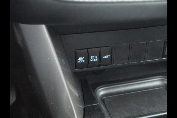 Toyota RAV4 2.5 Hybrid AWD 4x4 Dynamic | 1650kg Trekgewicht geremd | Automaat | Trekhaak | Camera | NL-Auto |