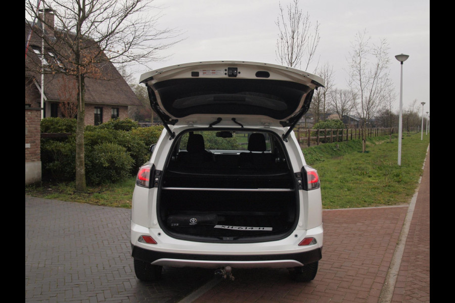 Toyota RAV4 2.5 Hybrid AWD 4x4 Dynamic | 1650kg Trekgewicht geremd | Automaat | Trekhaak | Camera | NL-Auto |