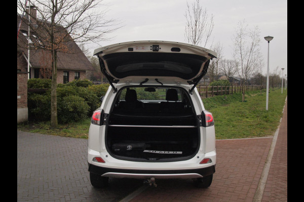 Toyota RAV4 2.5 Hybrid AWD 4x4 Dynamic | 1650kg Trekgewicht geremd | Automaat | Trekhaak | Camera | NL-Auto |