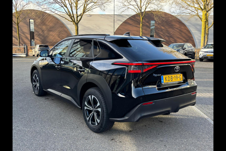 Toyota Bz4x Dynamic 71 kWh VAN: 35.900,- VOOR: 32877,- UW LENTEVOORDEEL: 3.023,- | ABSOLUTE TOPSTAAT | RIJKLAAR INCL. 10 JAAR TOYOTA GARANTIE