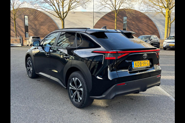 Toyota Bz4x Dynamic 71 kWh VAN: 35.900,- VOOR: 32877,- UW LENTEVOORDEEL: 3.023,- | ABSOLUTE TOPSTAAT | RIJKLAAR INCL. 10 JAAR TOYOTA GARANTIE
