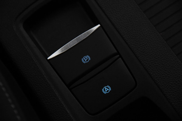 Ford FOCUS Wagon Hybrid Titanium *1ste Eigenaar*Navigatie*Stoelverwarming*Camera*