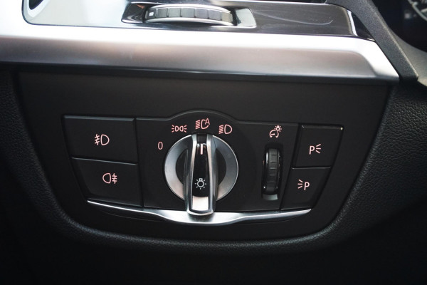 BMW X3 xDrive30e/Luxury/Trekhaak/Leer/1 Jaar Garantie/ SOH rapport.