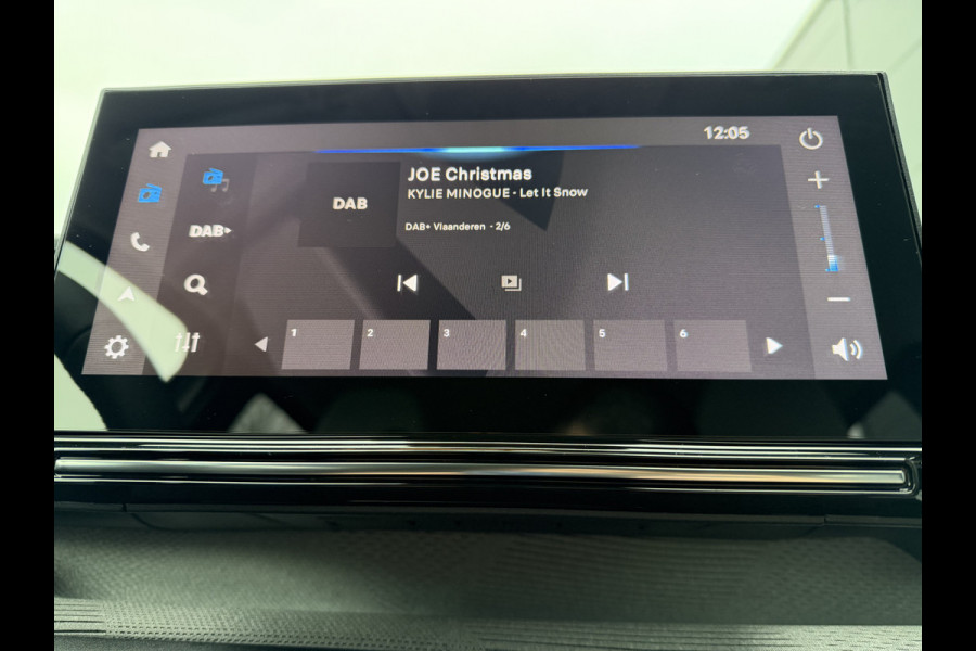 Citroën C3 100pk Max (Camera - Automatische Airco - LED - Navigatie - Draadloos laden - Apple Carplay - Parkeersensoren)