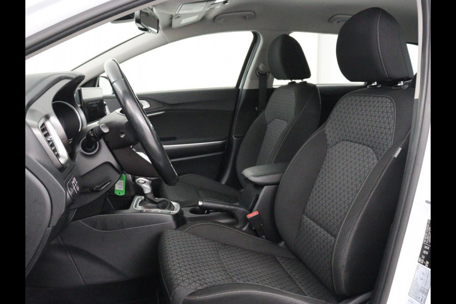 Kia Ceed 1.0 T-GDi DynamicLine | Automaat | Carplay | Camera | Navigatie | Cruise control | Climate control | DAB | Bluetooth | Parkeerhulp