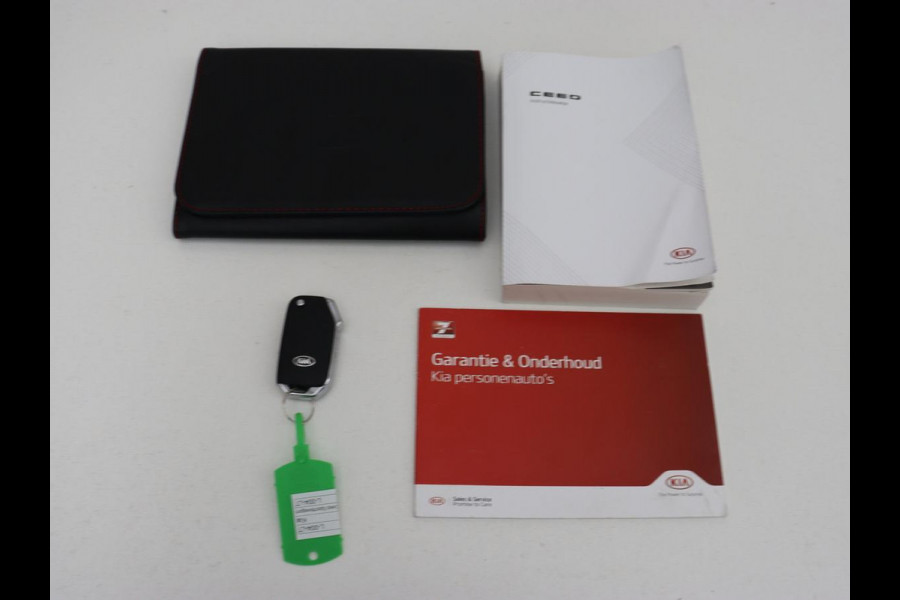 Kia Ceed 1.0 T-GDi DynamicLine | Automaat | Carplay | Camera | Navigatie | Cruise control | Climate control | DAB | Bluetooth | Parkeerhulp