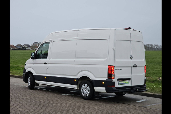 Volkswagen Crafter 35 2.0 TDI L3H3 140Pk Aut Trekhaak Camera CarPlay Leer Euro6!