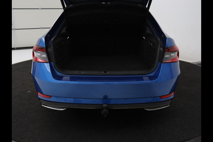 Škoda Superb 1.4 TSI iV Sportline | SOH 96% | 360 Camera | Adaptive cruise | Trekhaak | Achterbankverwarming | Canton Sound | Matrix LED | Alcantara | Stoelverwarming | Carplay | Navigatie | PHEV | Plug In