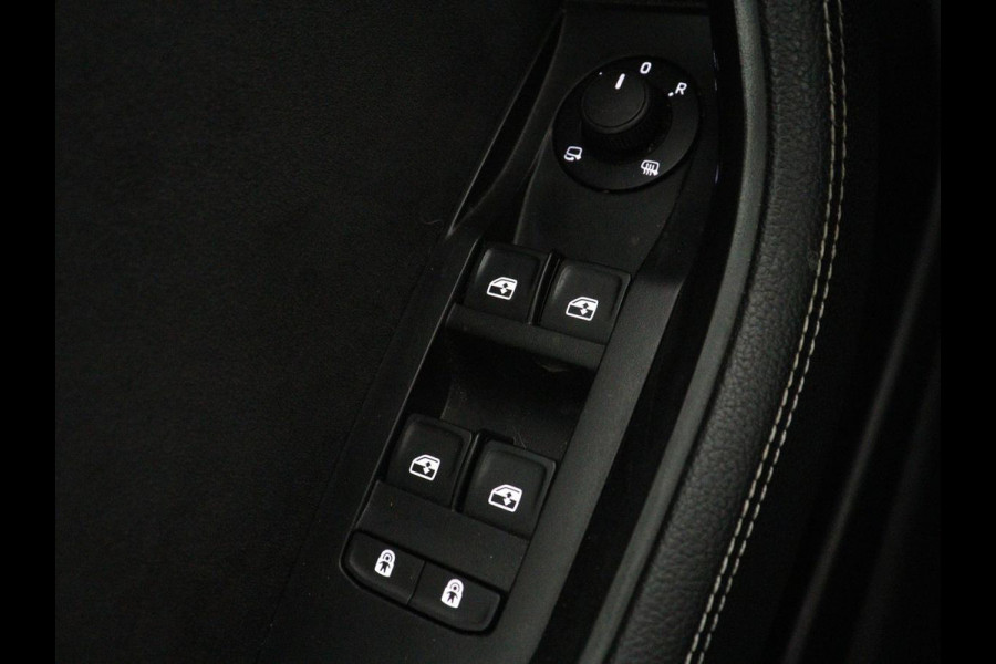 Škoda Superb 1.4 TSI iV Sportline | SOH 96% | 360 Camera | Adaptive cruise | Trekhaak | Achterbankverwarming | Canton Sound | Matrix LED | Alcantara | Stoelverwarming | Carplay | Navigatie | PHEV | Plug In