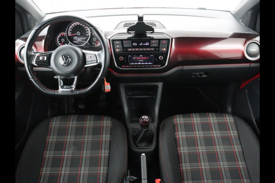 Volkswagen up! 1.0 TSI GTI | Stoelverwarming | Beats Audio | Climate control | DAB | Cruise control | Bluetooth | Parkeerhulp | Getint glas
