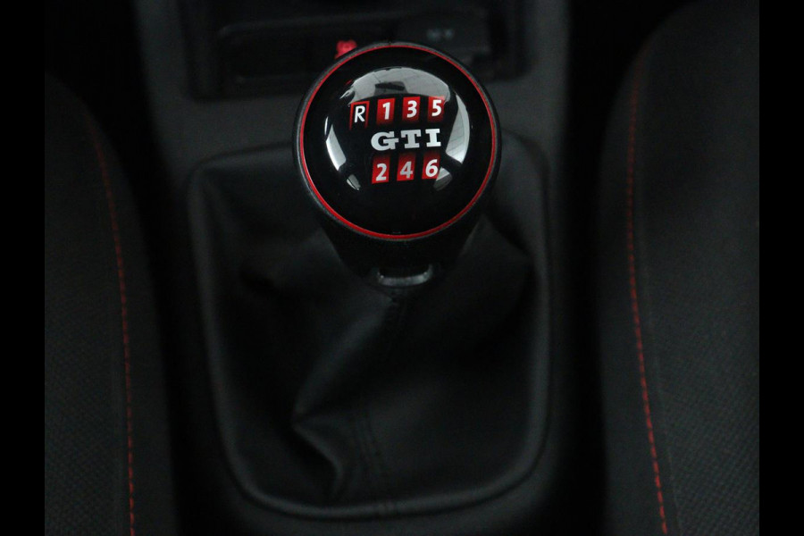 Volkswagen up! 1.0 TSI GTI | Stoelverwarming | Beats Audio | Climate control | DAB | Cruise control | Bluetooth | Parkeerhulp | Getint glas