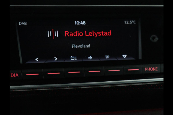 Volkswagen up! 1.0 TSI GTI | Stoelverwarming | Beats Audio | Climate control | DAB | Cruise control | Bluetooth | Parkeerhulp | Getint glas