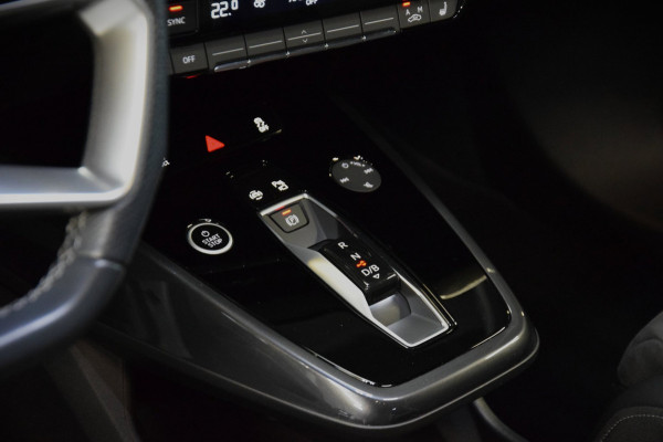 Audi Q4 e-tron 40 S edition 77 kWh Panoramadak|Navi|Head-UP|Sonos|21 Inch|RS-Seats|ACC|16500km!!!