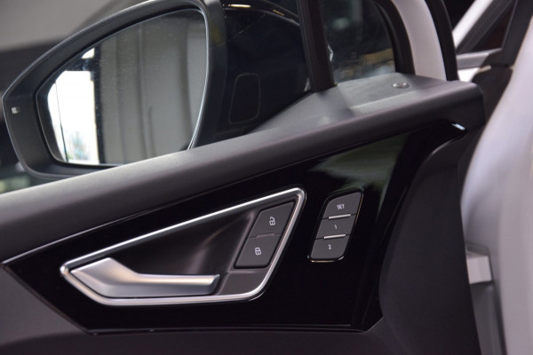 Audi Q4 e-tron 40 S edition 77 kWh Panoramadak|Navi|Head-UP|Sonos|21 Inch|RS-Seats|ACC|16500km!!!
