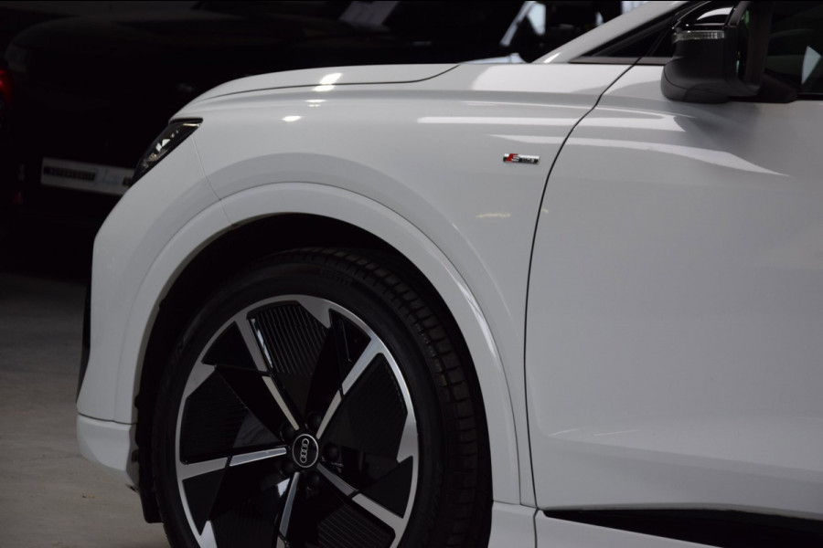 Audi Q4 e-tron 40 S edition 77 kWh Panoramadak|Navi|Head-UP|Sonos|21 Inch|RS-Seats|ACC|16500km!!!