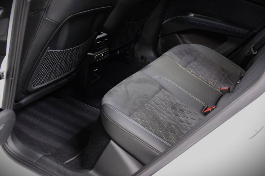 Audi Q4 e-tron 40 S edition 77 kWh Panoramadak|Navi|Head-UP|Sonos|21 Inch|RS-Seats|ACC|16500km!!!