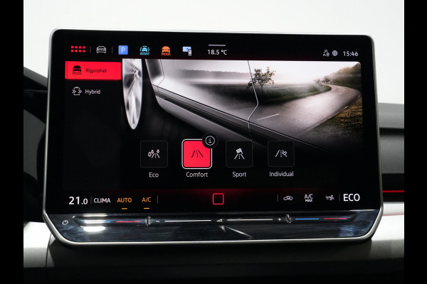 Volkswagen Golf 1.5 eHybrid 204pk Life Ed. | 18" Catania | Camera | App-Connect | Full-LED | ACC Demo JK