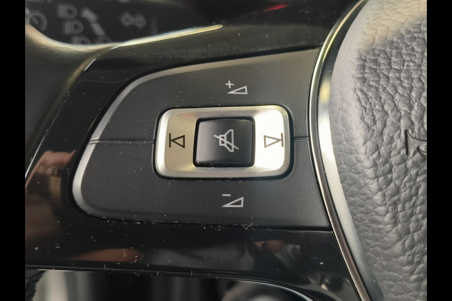 Volkswagen up! 1.0 Rijklaar + 12 maanden Bovag-garantie Henk Jongen Auto's in Helmond,  al 50 jaar service zoals 't hoort!