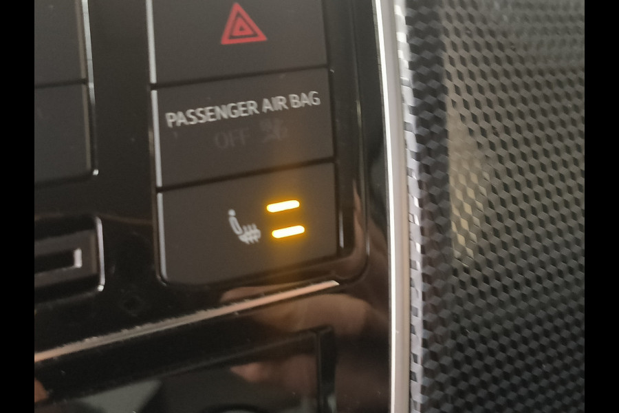 Volkswagen up! 1.0 Rijklaar + 12 maanden Bovag-garantie Henk Jongen Auto's in Helmond,  al 50 jaar service zoals 't hoort!