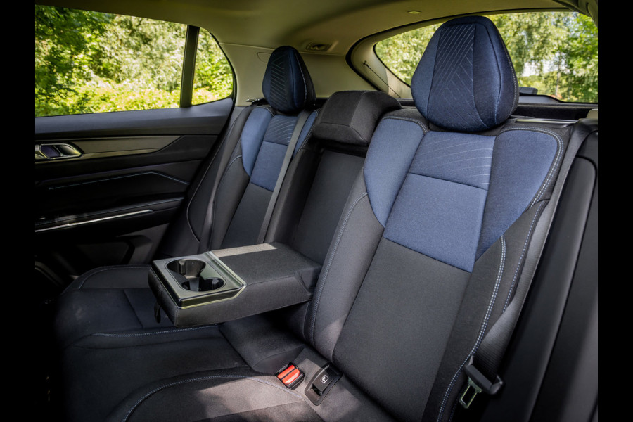 Lynk & Co 01 1.5 Plug-In Hybrid 262pk BLACKED OUT | 360 Camera | Panoramadak
