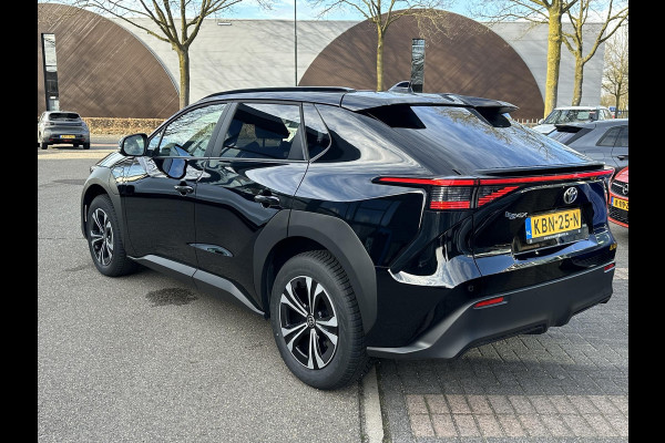 Toyota Bz4x Dynamic 71 kWh VAN: 35.900,- VOOR: 32.877,- UW LENTEVOORDEEL: 3.023,-| LEKKER COMPLEET EN RIJKLAAR GEPRIJSD incl. 10 jr. TOYOTA GARANTIE