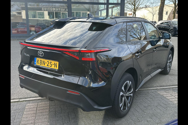 Toyota Bz4x Dynamic 71 kWh VAN: 35.900,- VOOR: 32.877,- UW LENTEVOORDEEL: 3.023,-| LEKKER COMPLEET EN RIJKLAAR GEPRIJSD incl. 10 jr. TOYOTA GARANTIE