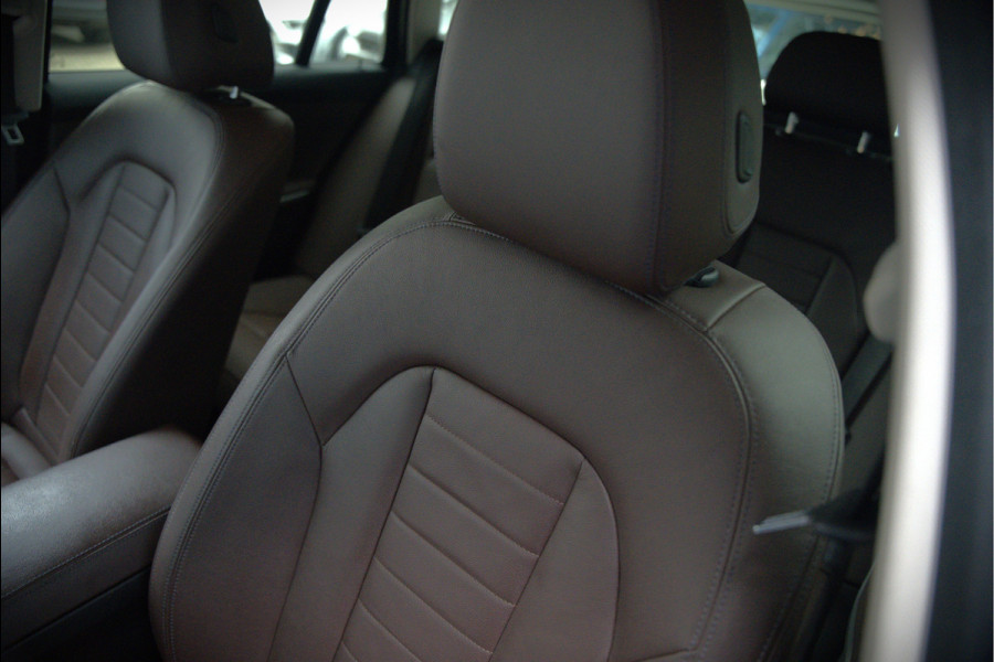 BMW 3 Serie Touring 320e xDrive Business Edition Plus Sport | Laser Led | Vol Leer | Stuurverwarming | Stoelverwarming | Keyless | Head-Up Display | Apple Carplay | Navigatie |