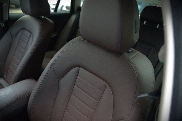 BMW 3 Serie Touring 320e xDrive Business Edition Plus Sport | Laser Led | Vol Leer | Stuurverwarming | Stoelverwarming | Keyless | Head-Up Display | Apple Carplay | Navigatie |