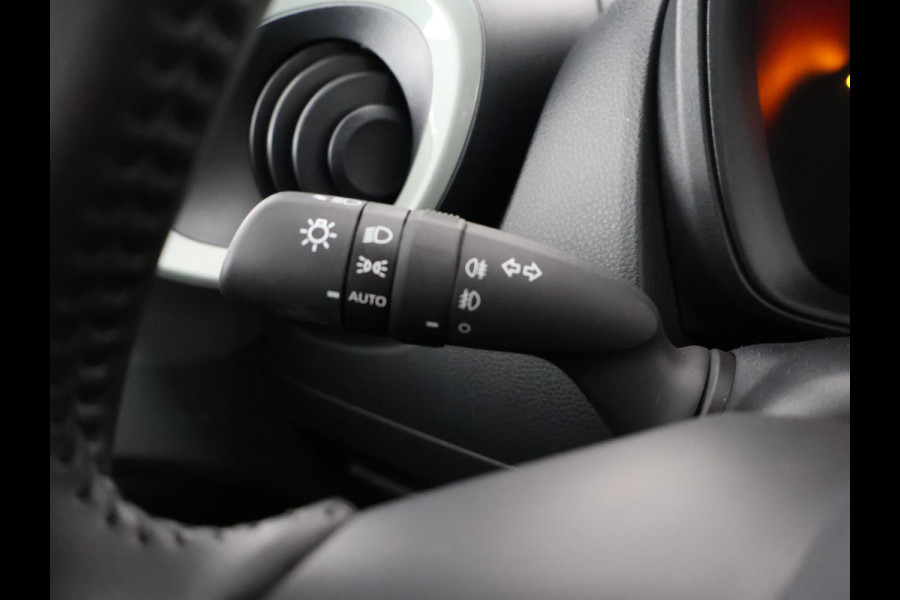 Toyota Aygo X 1.0 VVT-i MT Pulse | Apple Carplay & AndroidAUTO | Privacy Glass | Camera | Stoelverwarming