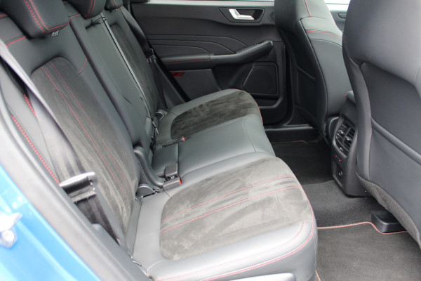 Ford Kuga 2.5-243pk PHEV ST-Line X. 2100kg trekgewicht ! Nieuw Model ! Van €. 54.937,- voor €. 42.750,- ! Trekgewicht van 2.100kg ! Elektr. verstelb. AGR stoelen voor, Stoel-, stuur-, voorraam- en achterbank verwarming, Elektr. panorama/schuif-kanteldak , Trekhaak wegklapbaar,