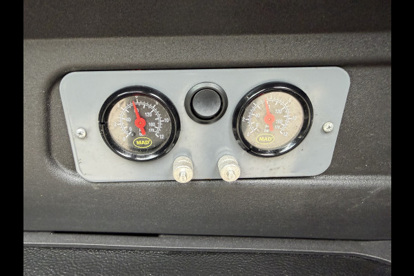 Iveco 40C18 automaat 3.0L / dubbellucht / luchtvering / trekhaak 3500 kg! / vaste prijs rijklaar € 33.950 ex btw / euro 6 / 420 cm L x 213 cm B x 230 cm H