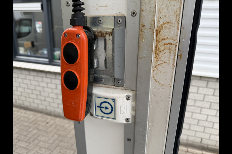 Iveco 40C18 automaat 3.0L / dubbellucht / luchtvering / trekhaak 3500 kg! / vaste prijs rijklaar € 33.950 ex btw / euro 6 / 420 cm L x 213 cm B x 230 cm H