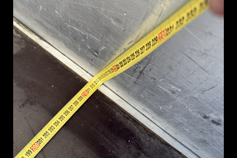 Iveco 40C18 automaat 3.0L / dubbellucht / luchtvering / trekhaak 3500 kg! / vaste prijs rijklaar € 33.950 ex btw / euro 6 / 420 cm L x 213 cm B x 230 cm H