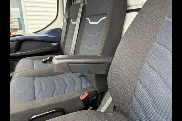 Iveco 40C18 automaat 3.0L / dubbellucht / luchtvering / trekhaak 3500 kg! / vaste prijs rijklaar € 33.950 ex btw / euro 6 / 420 cm L x 213 cm B x 230 cm H