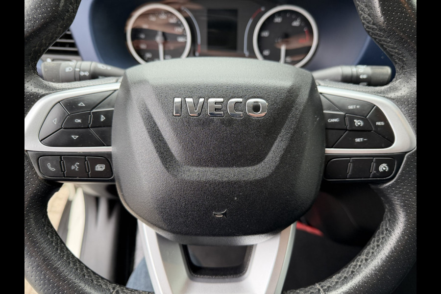 Iveco 40C18 automaat 3.0L / dubbellucht / luchtvering / trekhaak 3500 kg! / vaste prijs rijklaar € 33.950 ex btw / euro 6 / 420 cm L x 213 cm B x 230 cm H