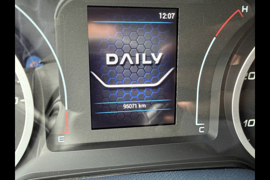 Iveco 40C18 automaat 3.0L / dubbellucht / luchtvering / trekhaak 3500 kg! / vaste prijs rijklaar € 33.950 ex btw / euro 6 / 420 cm L x 213 cm B x 230 cm H