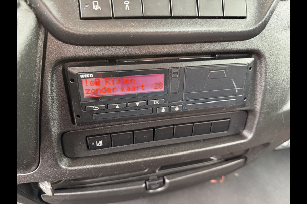 Iveco 40C18 automaat 3.0L / dubbellucht / luchtvering / trekhaak 3500 kg! / vaste prijs rijklaar € 33.950 ex btw / euro 6 / 420 cm L x 213 cm B x 230 cm H