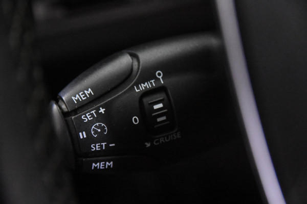 Peugeot 3008 1.2 Active *Airco*DAB*Leer*